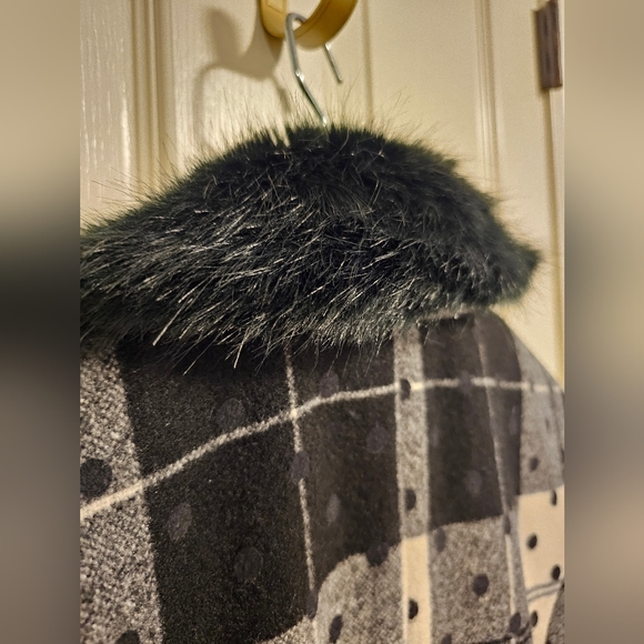 COPY - Isaac Mizrahi Polka-dot Plaid Coat- Size 8 - Picture 6 of 12